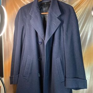 Vintage 40’s (?) navy blue sloped‎ overcoat with satin lining. All seams lined D